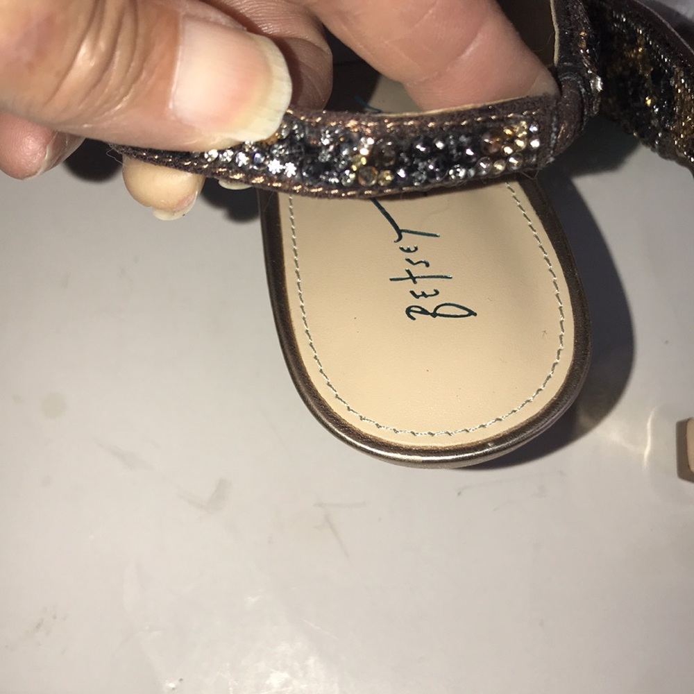 NIB Women’s Betsey Johnson Leopard Shoes - Picture 9 of 11